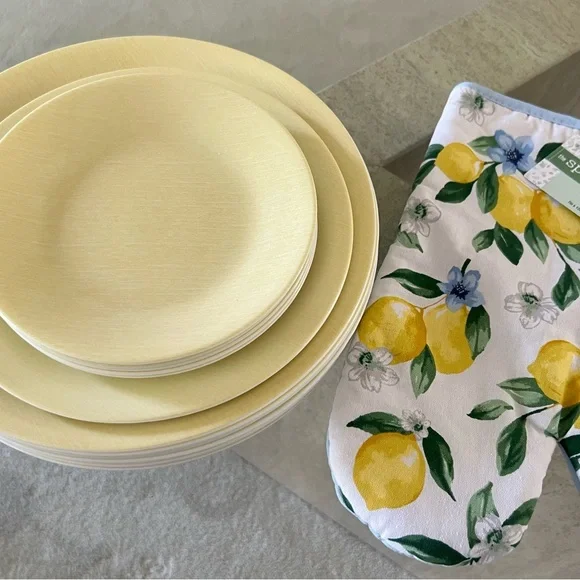 Corelle Dining 8 Corelle Yellow Linen Vintage Plates Poshmark